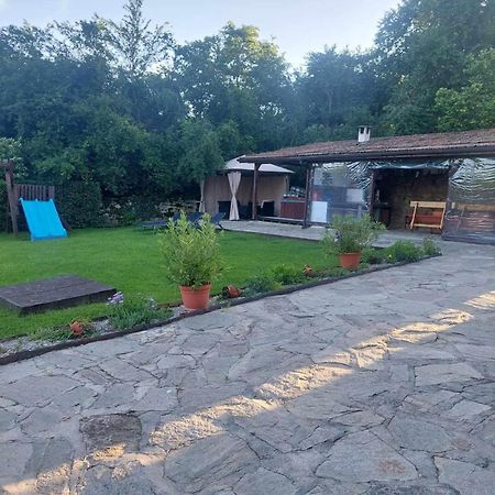 Villa Митровата Къща Raynovtsi Esterno foto