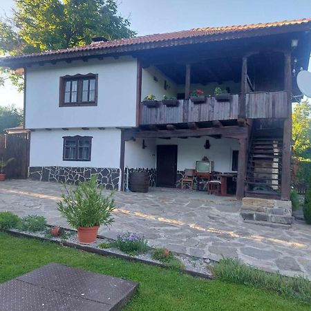 Villa Митровата Къща Raynovtsi Esterno foto