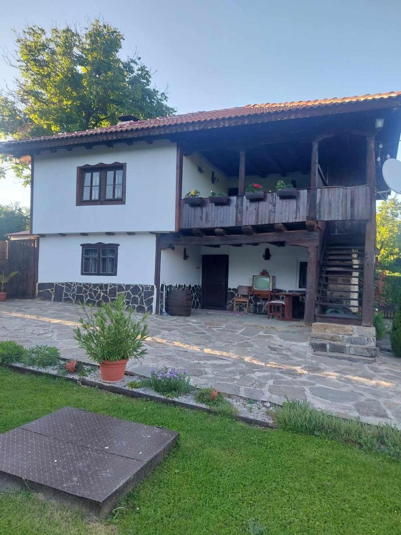 Villa Митровата Къща Raynovtsi Esterno foto