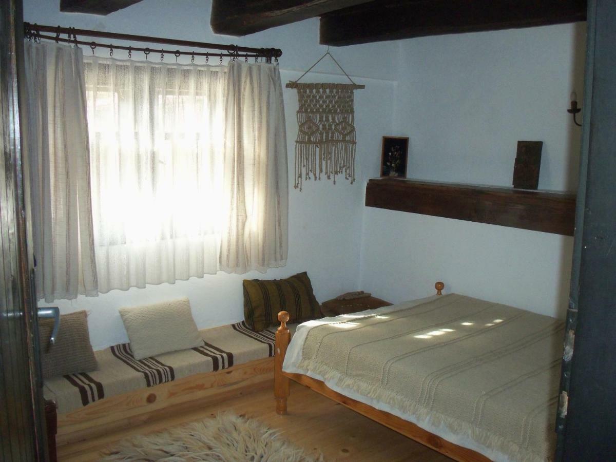Villa Митровата Къща Raynovtsi Esterno foto